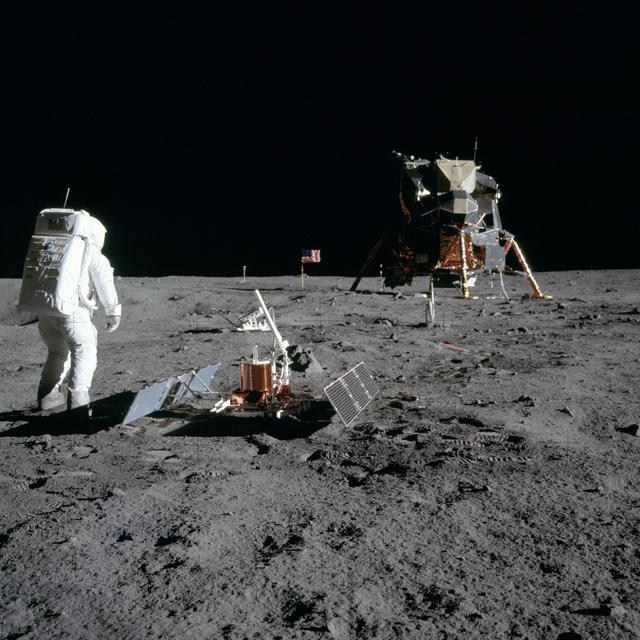 Deployment of EASEP from Astronaut Edwin Aldrin