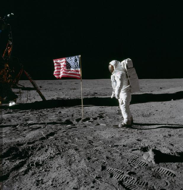 Astronaut Edwin on the moon with no stars