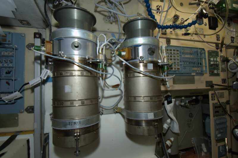 Emergency oxygen system onboard the ISS